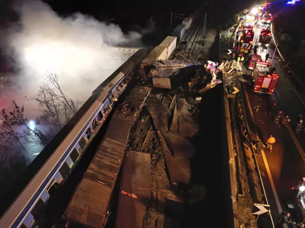 Yunanistan'da kafa kafaya tren kazasında 36 kişi öldü, en az 85 kişi  yaralandı